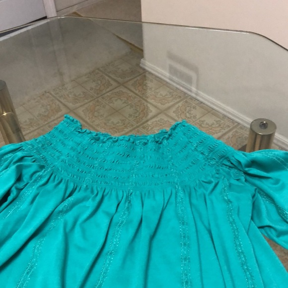 Green - Picture 2 of 3